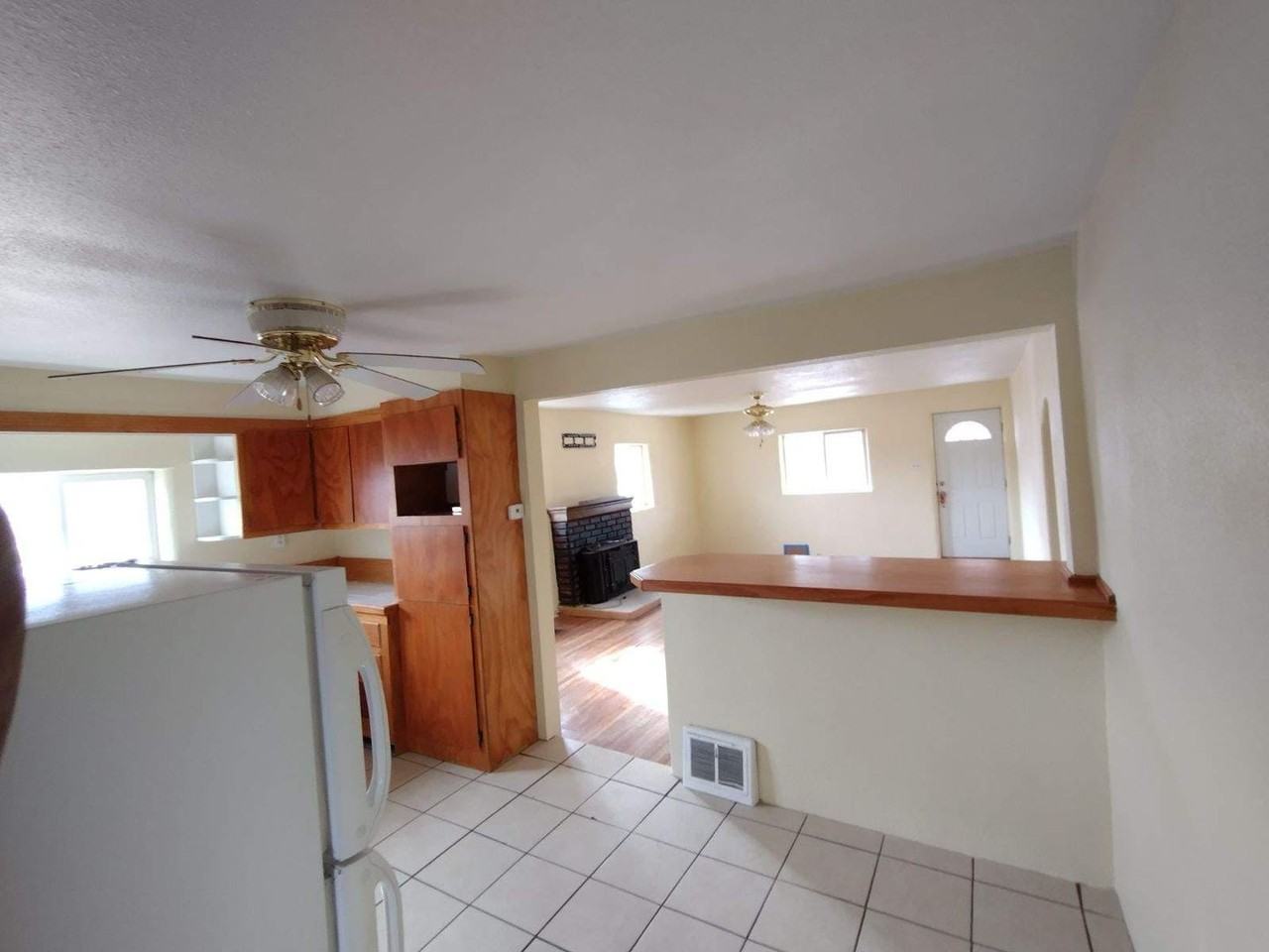 1522 N Denver Ave - Photo 2 of 12