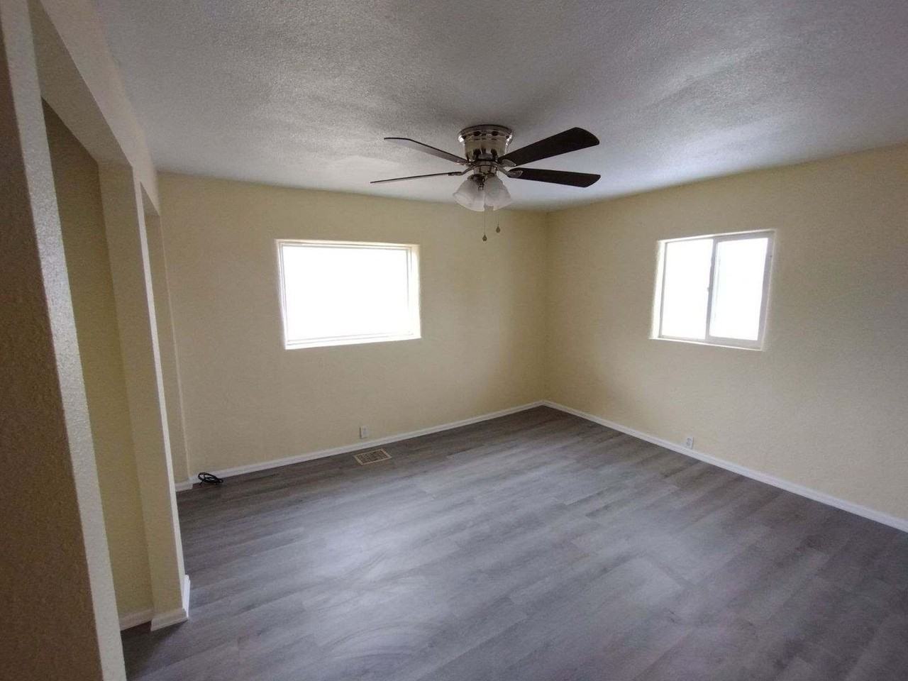 1522 N Denver Ave - Photo 5 of 12