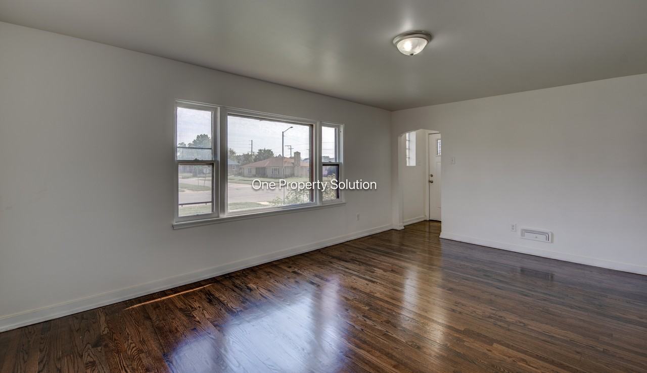 1450 W 35th Ave #1 - Photo 4 of 26