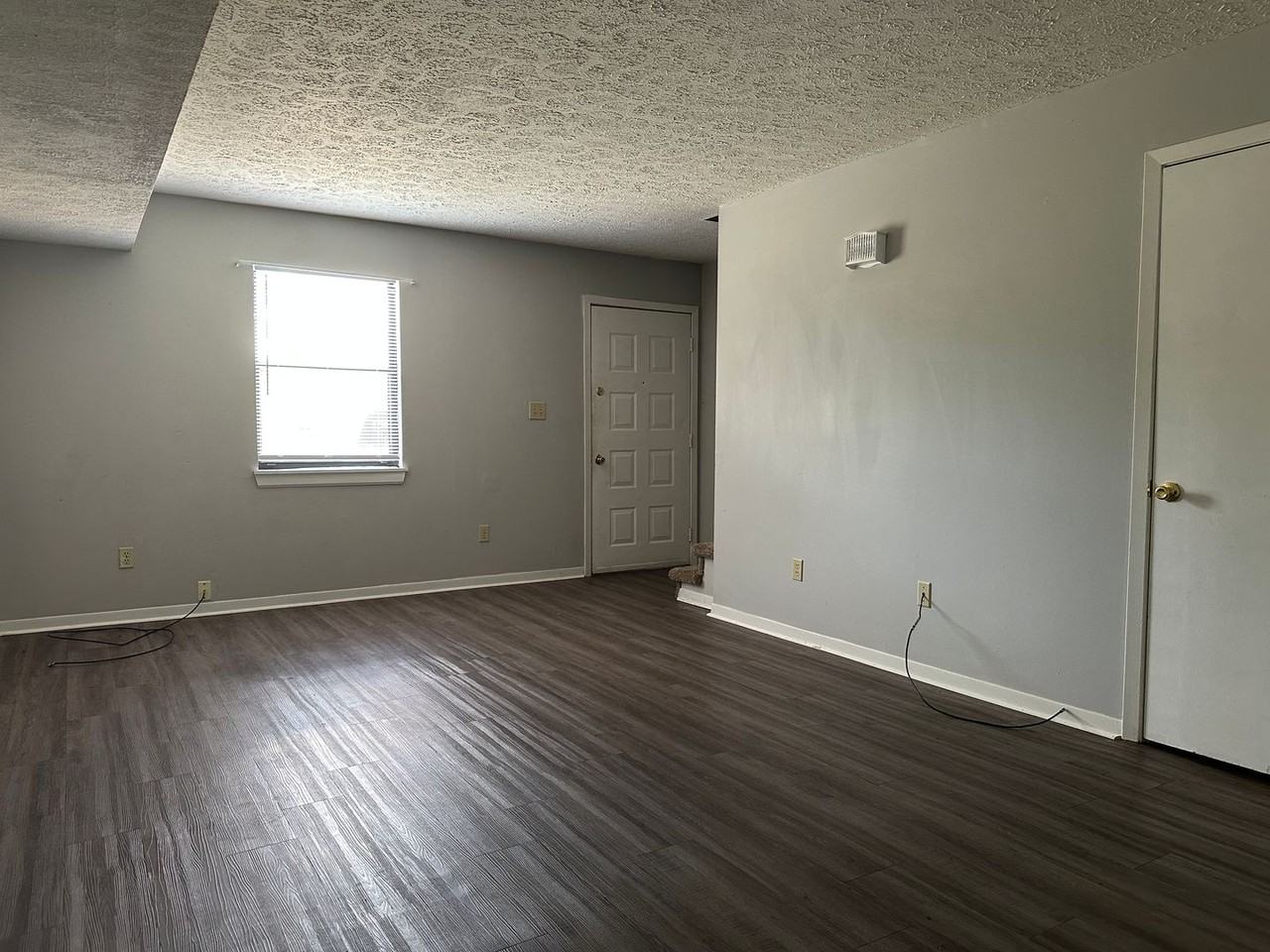 1035 Kendrick Creek Rd - Photo 3 of 17