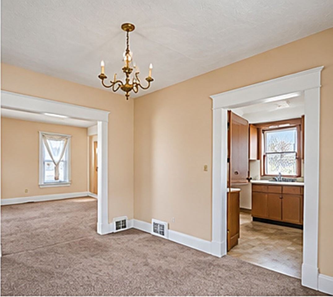 3615 Hoiles Ave - Photo 4 of 15