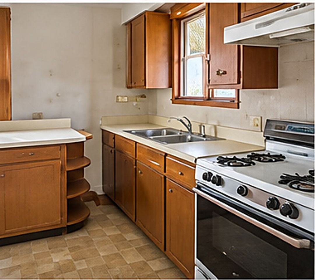 3615 Hoiles Ave - Photo 5 of 15
