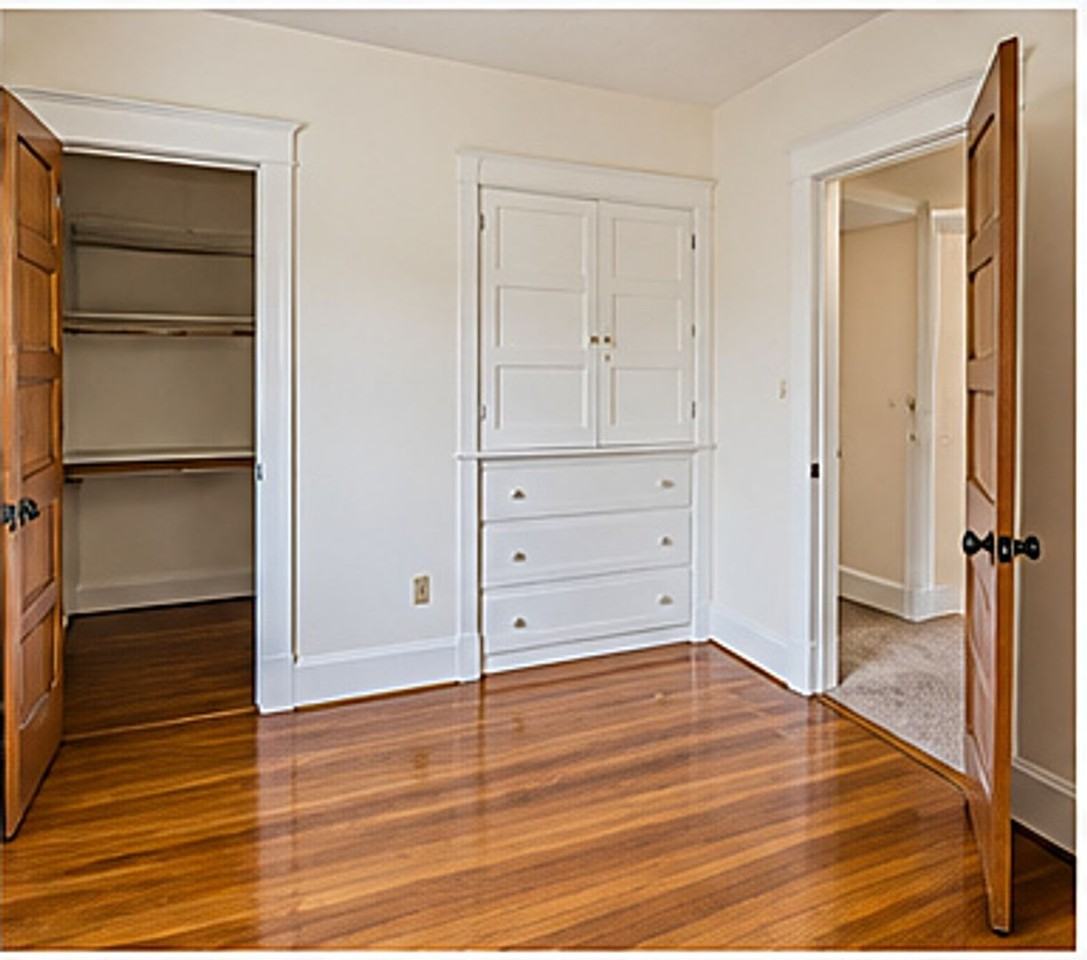 3615 Hoiles Ave - Photo 7 of 15