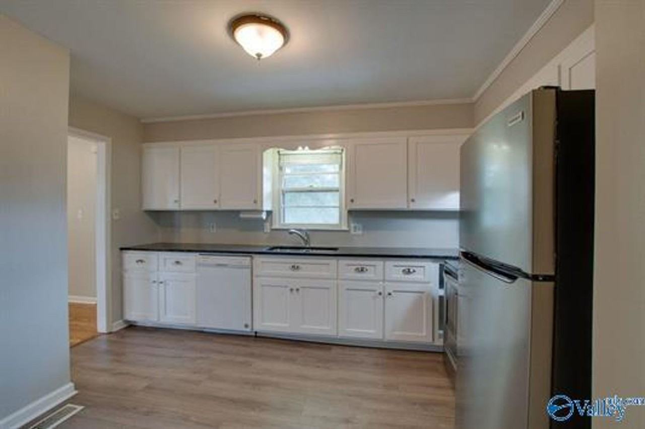 2005 Rodgers Dr Ne - Photo 6 of 12