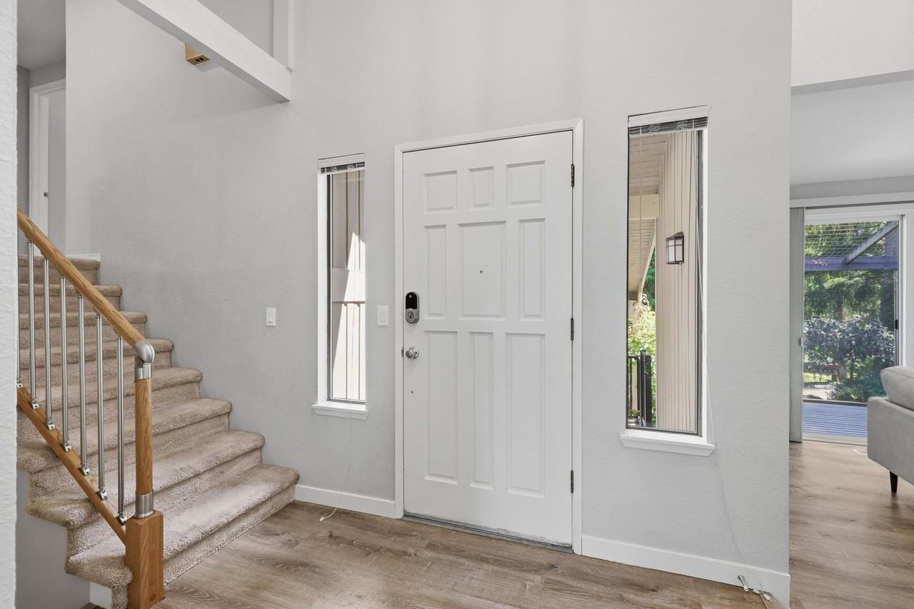 2209 W Lake Sammamish Pkwy Ne - Photo 3 of 50