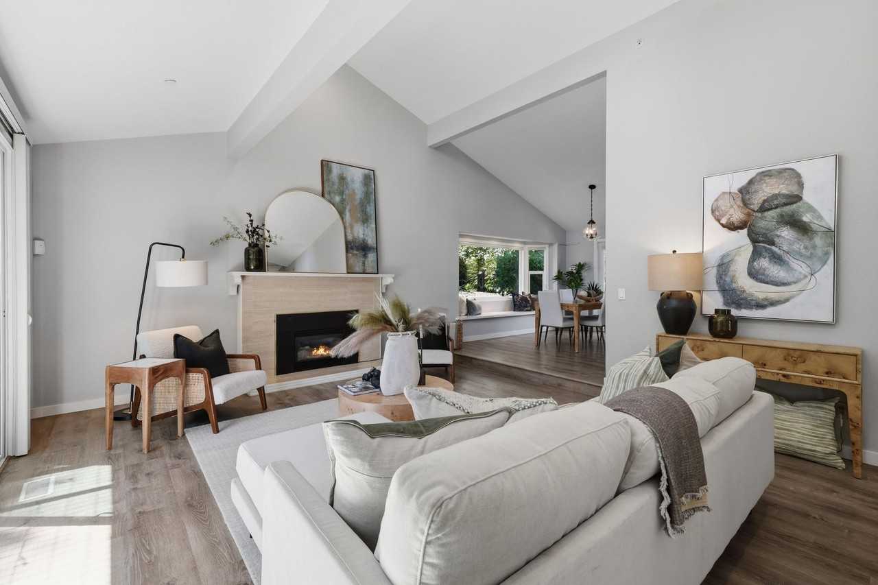 2209 W Lake Sammamish Pkwy Ne - Photo 4 of 50