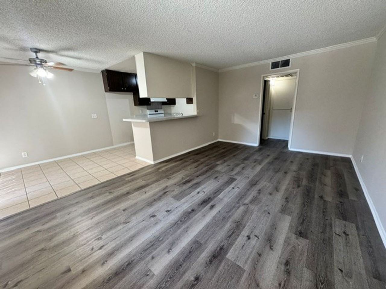 TARZANA WEST APARTMENTS - Photo 2 of 13