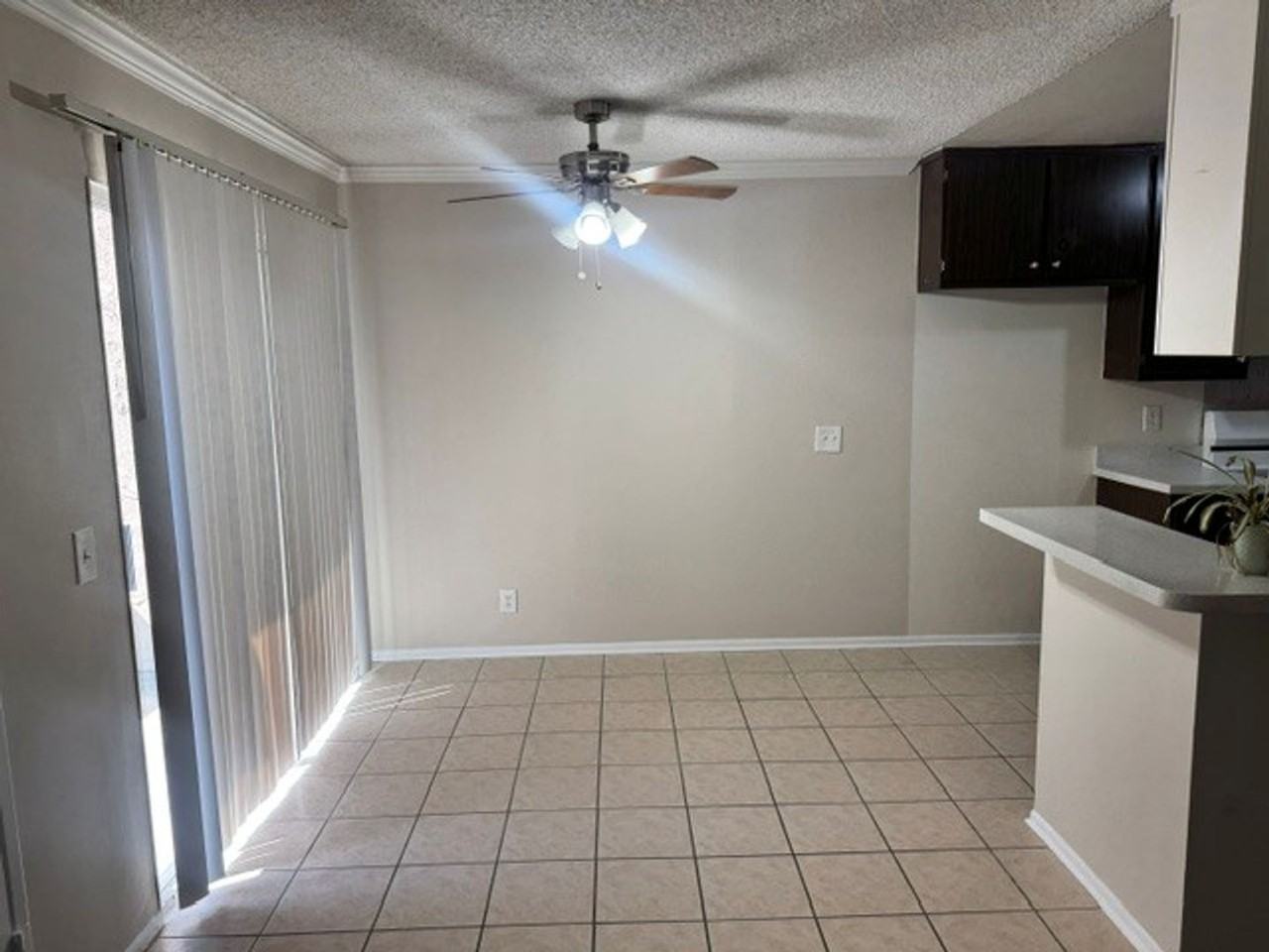 TARZANA WEST APARTMENTS - Photo 5 of 13