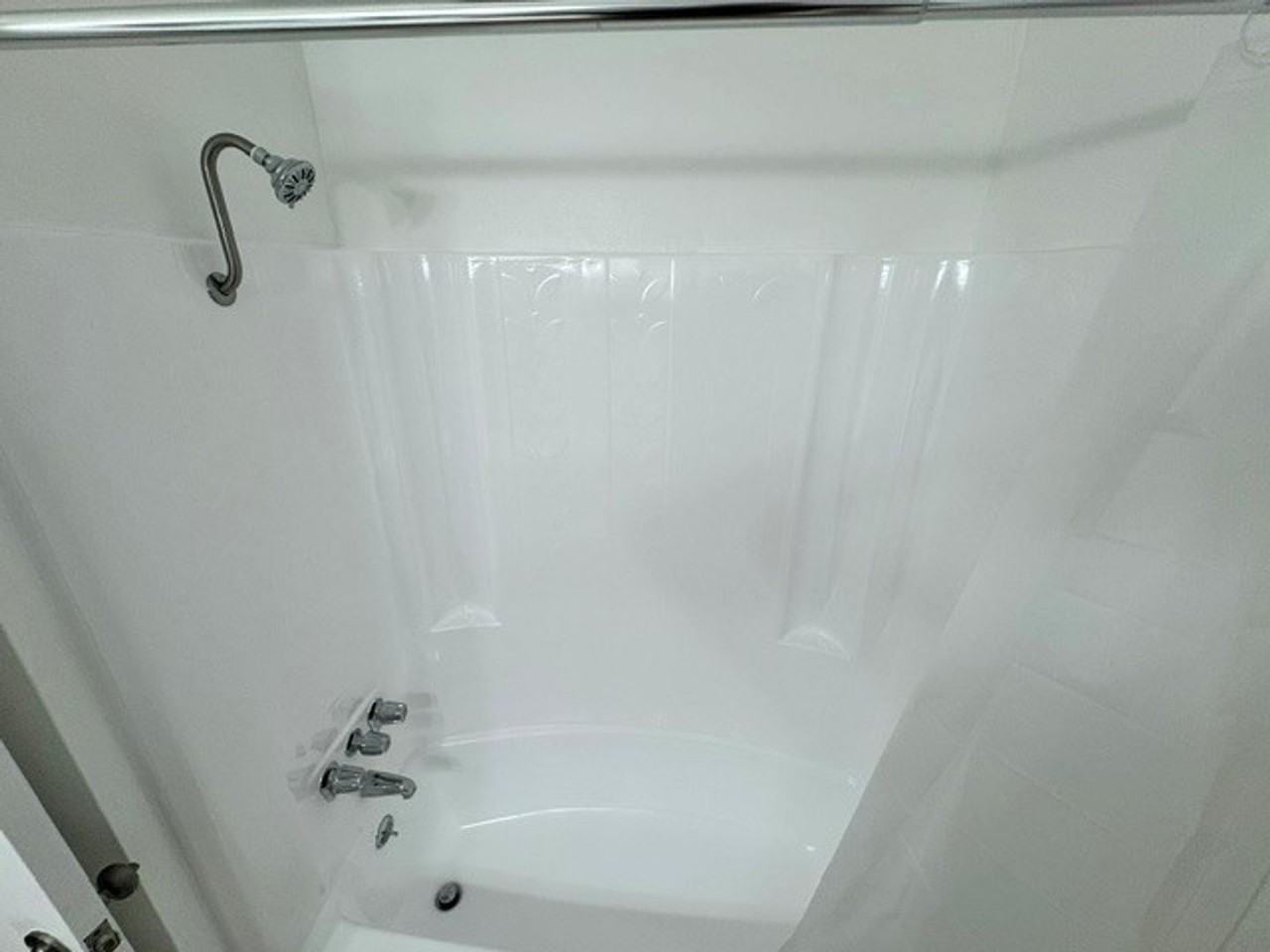 TARZANA WEST APARTMENTS - Photo 7 of 13