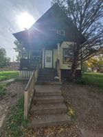featured image of 1621 W Meinecke Ave