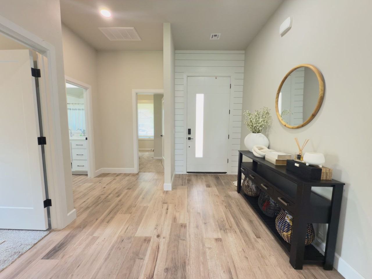 6109 Nw 158th St - Photo 3 of 26