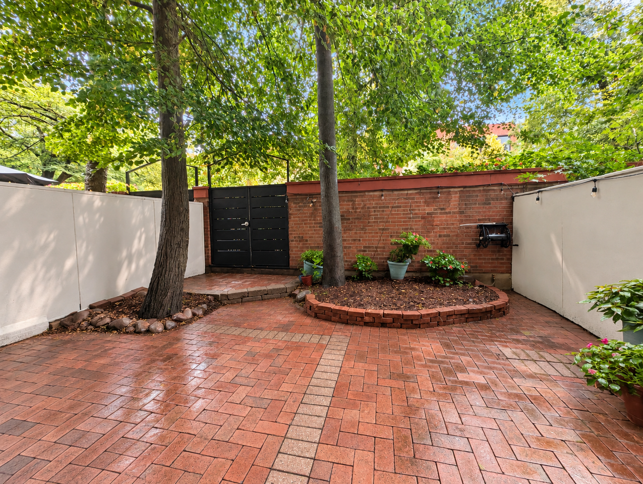 415 W Grant Pl #B - Photo 2 of 10