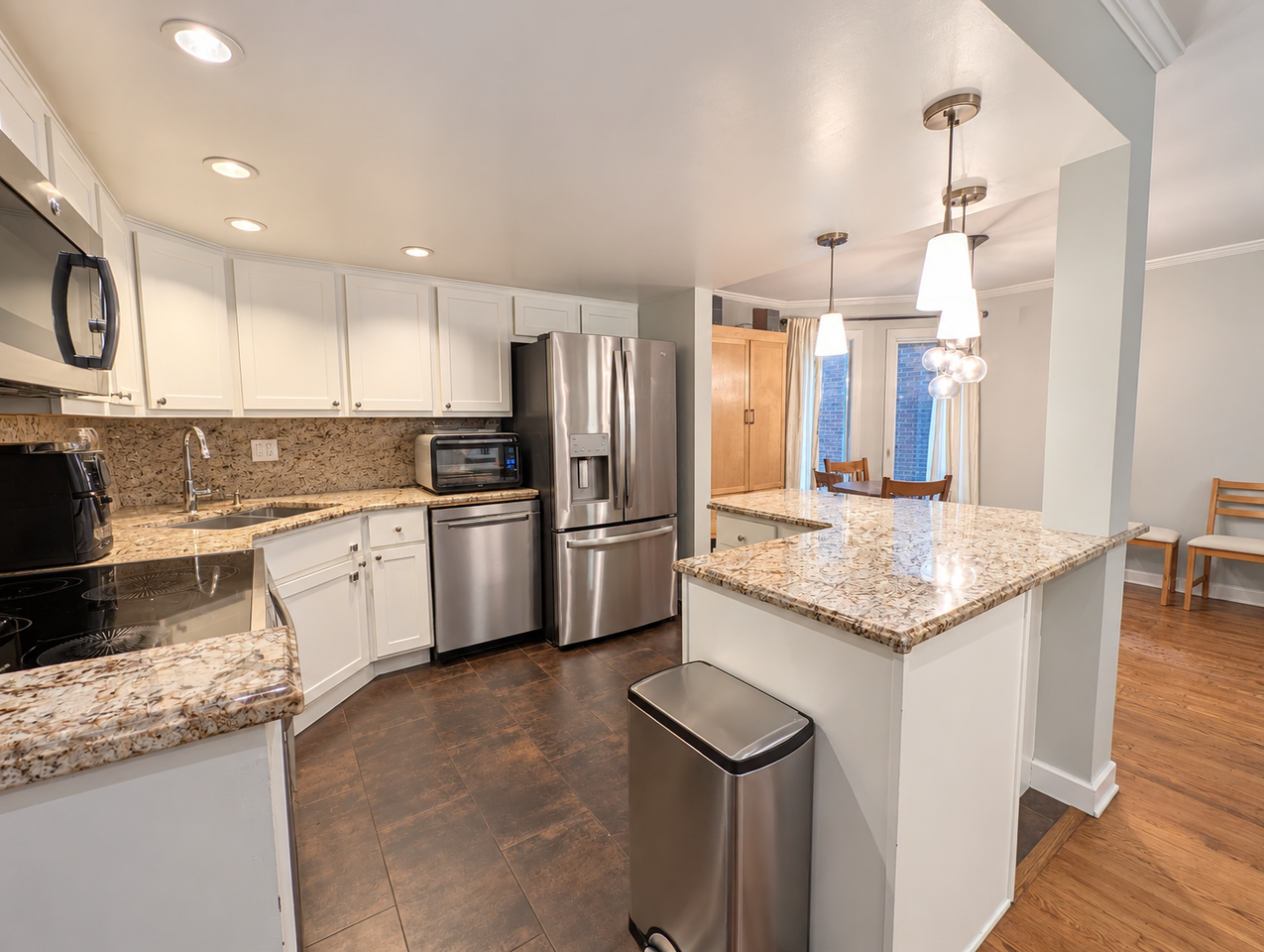 415 W Grant Pl #B - Photo 7 of 10