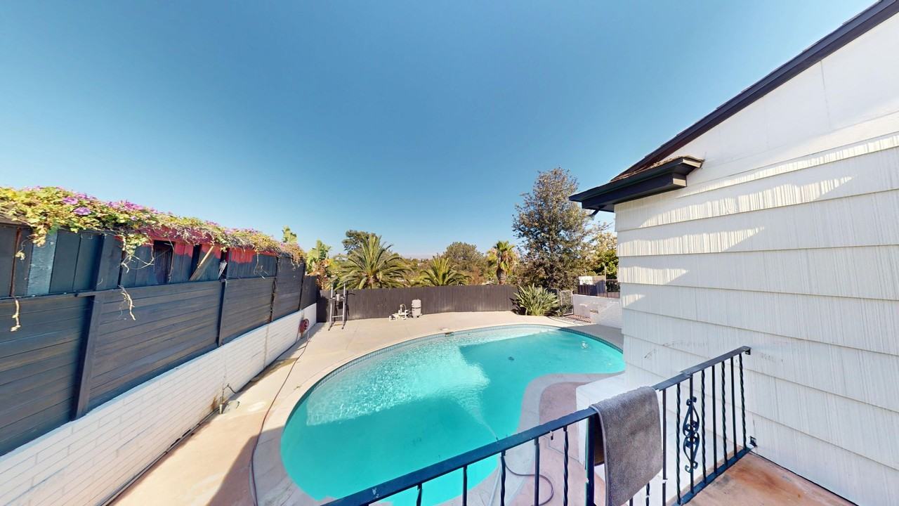 5661 Dorothy Way - Photo 5 of 21