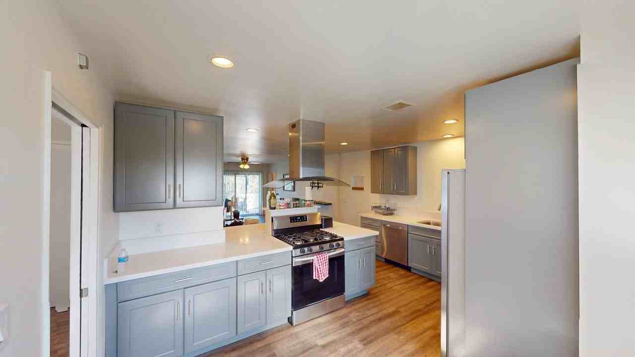 5661 Dorothy Way - Photo 6 of 21