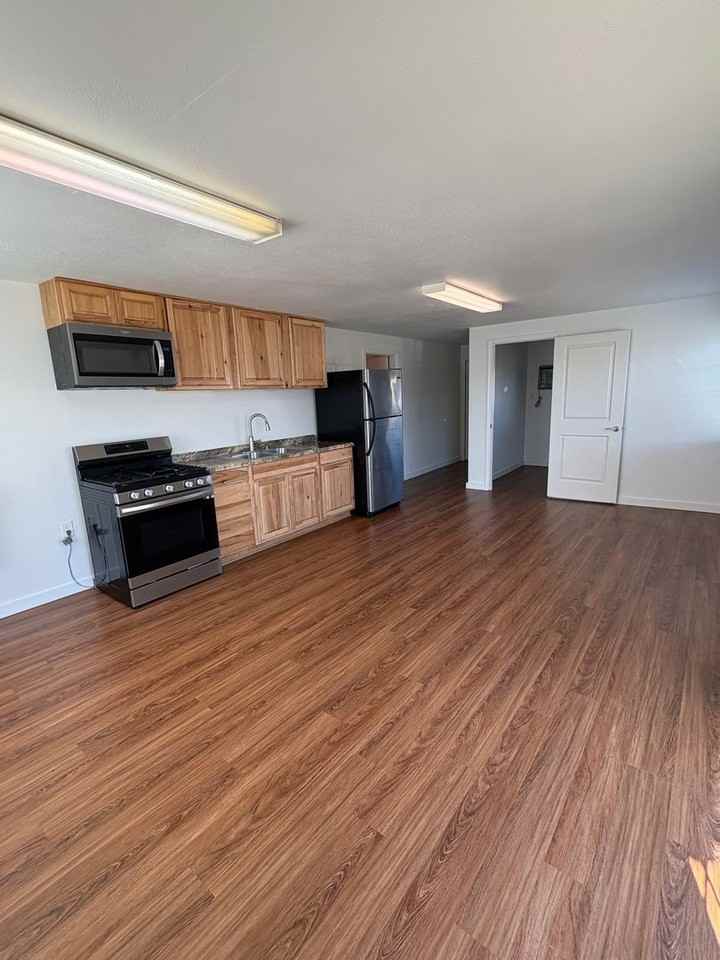 2095 Lotus Ln - Photo 2 of 8