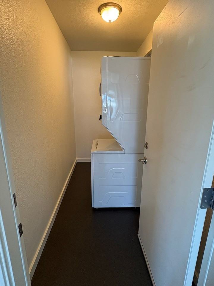 2095 Lotus Ln - Photo 6 of 8