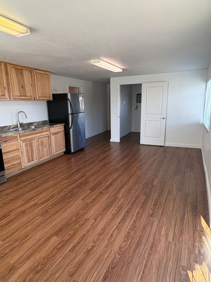 2095 Lotus Ln - Photo 7 of 8