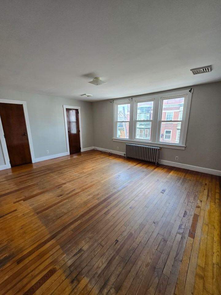 320 State St - Photo 5 of 15