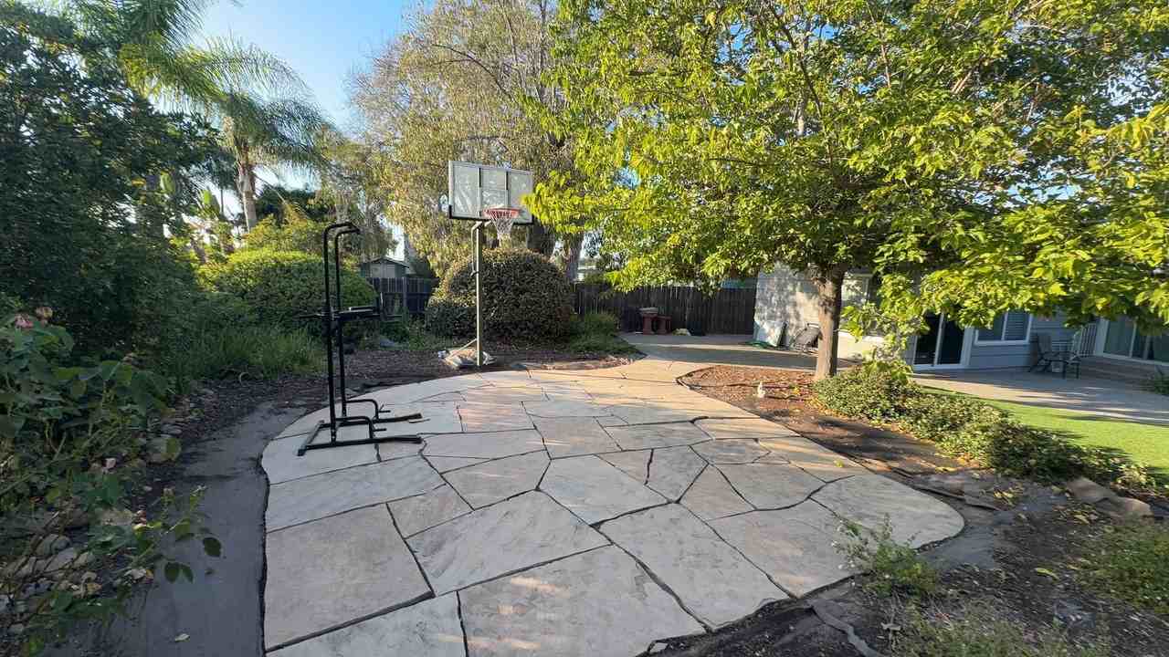 5346 E Falls View Dr - Photo 5 of 19