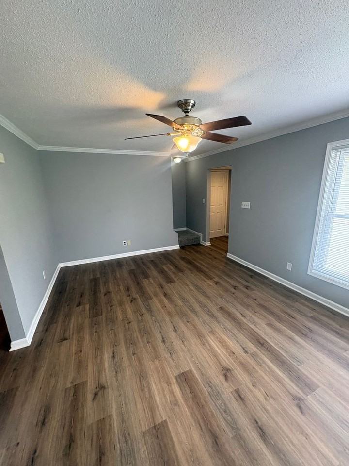2720 S Aerial Dr - Photo 3 of 17