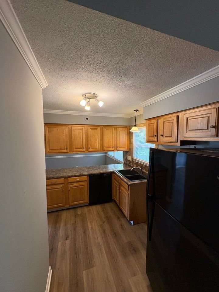 2720 S Aerial Dr - Photo 6 of 17