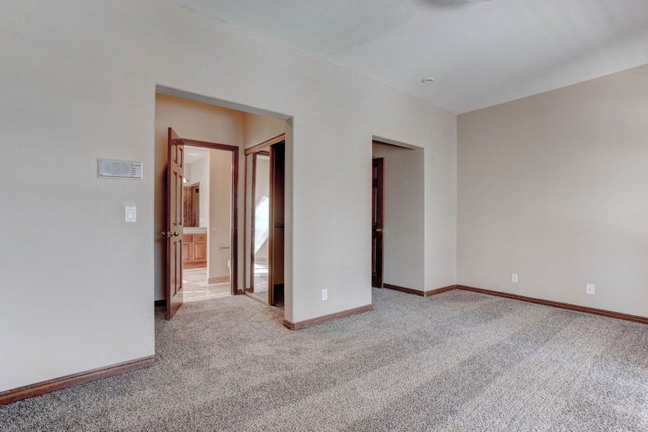 3170 Appleblossom Cir - Photo 2 of 50