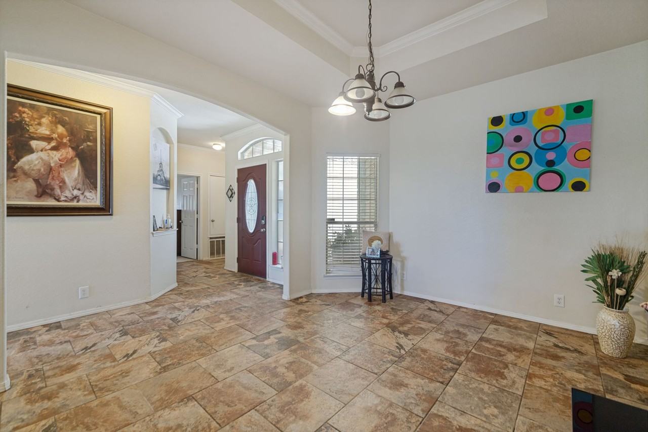 8235 Rockwell Vis - Photo 4 of 25