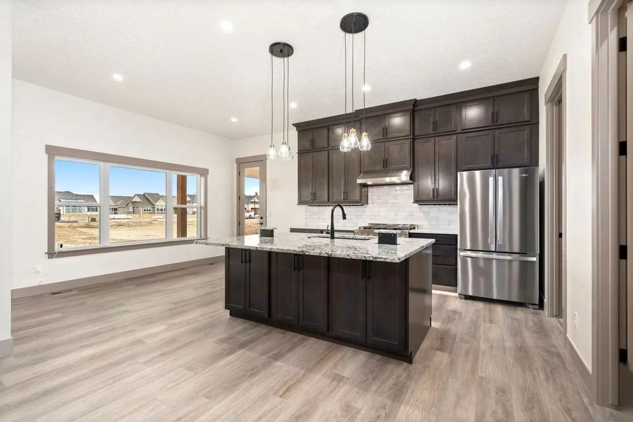 1402 Burt Ave - Photo 3 of 19
