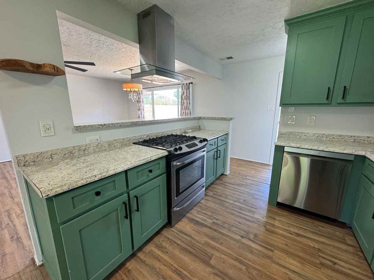 2705 Mesilla St Ne - Photo 2 of 14
