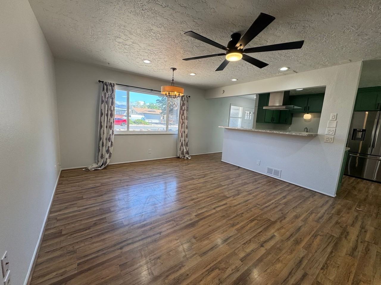 2705 Mesilla St Ne - Photo 4 of 14