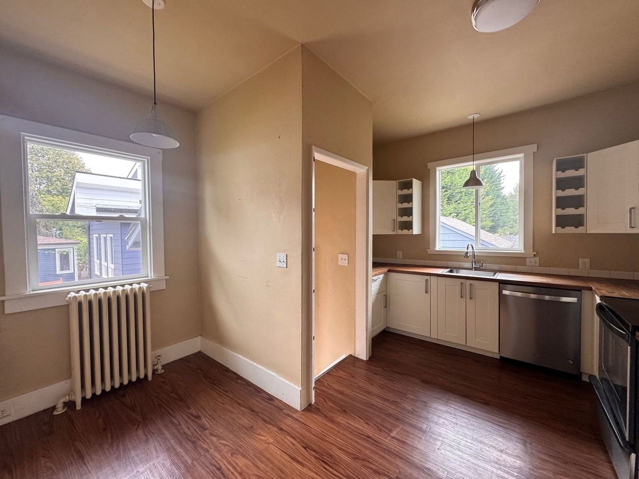 747 S Henderson St - Photo 5 of 17