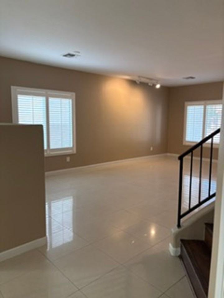 3622 E Farrier Dr - Photo 4 of 30