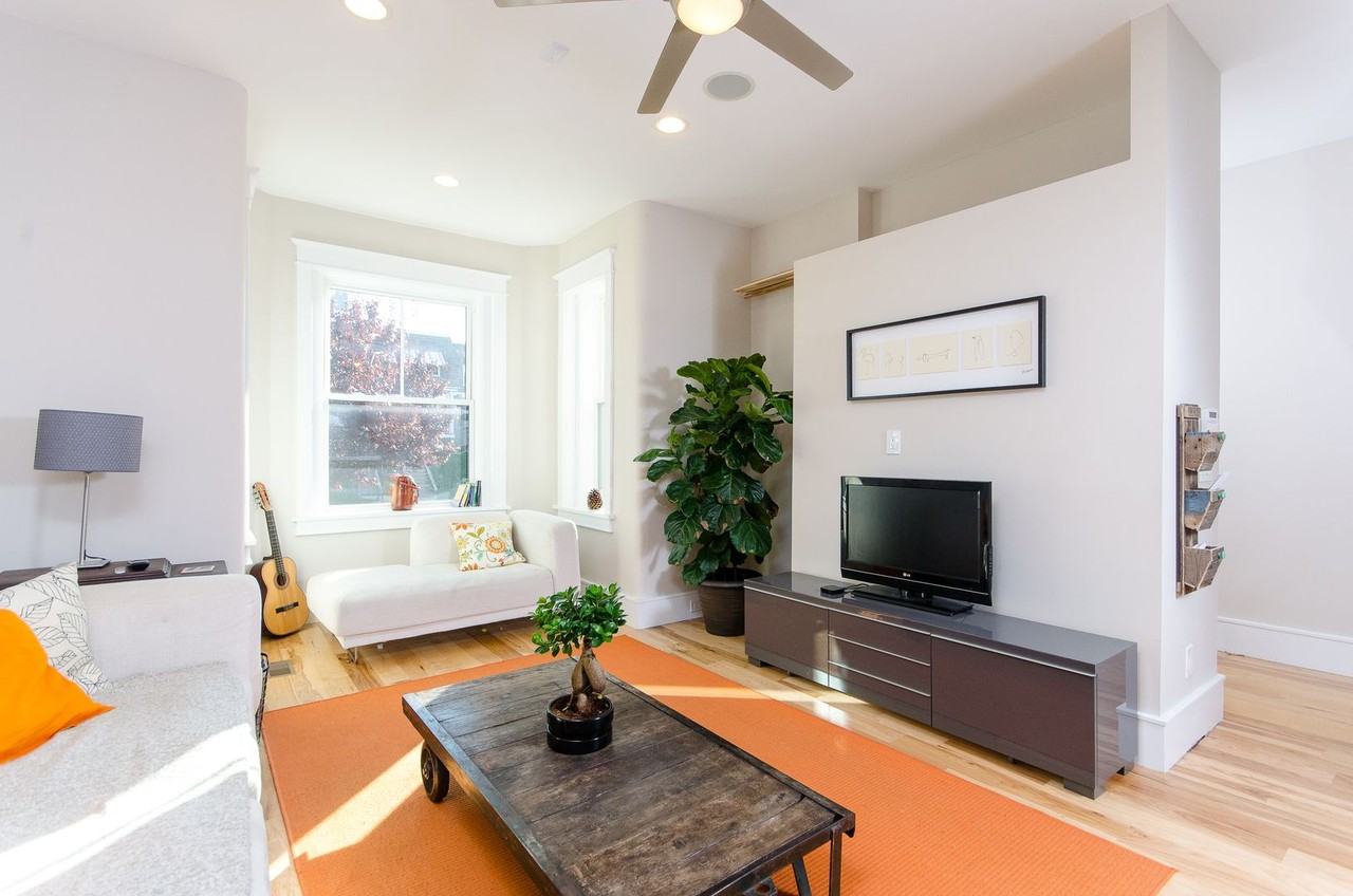 753 Fairmont St Nw #2 - Photo 2 of 18