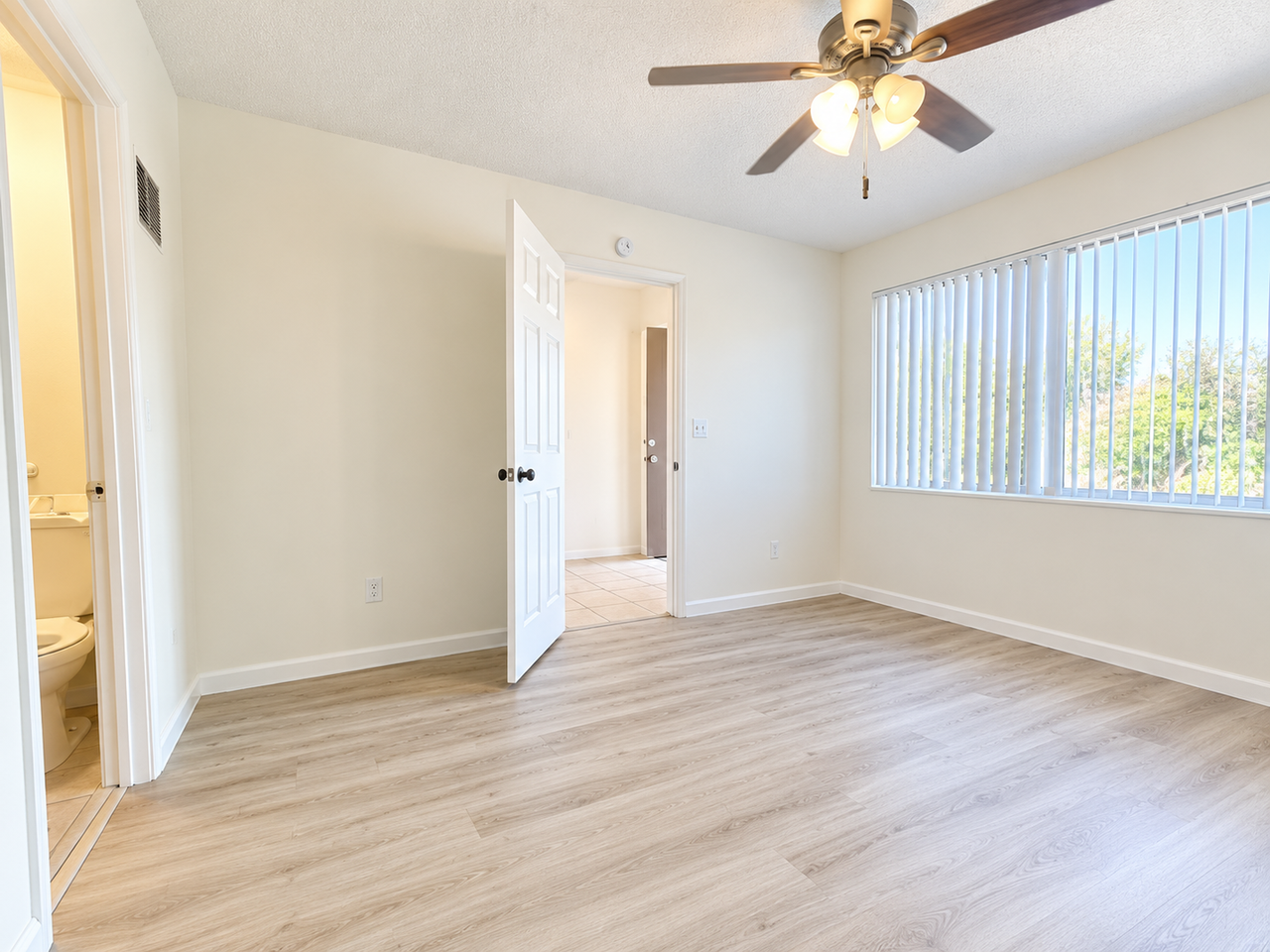 5049 54th St - Photo 7 of 21