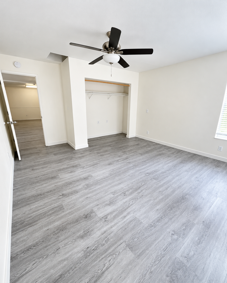 5065 54th St - Photo 4 of 16