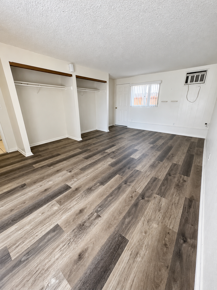 5065 54th St - Photo 6 of 16