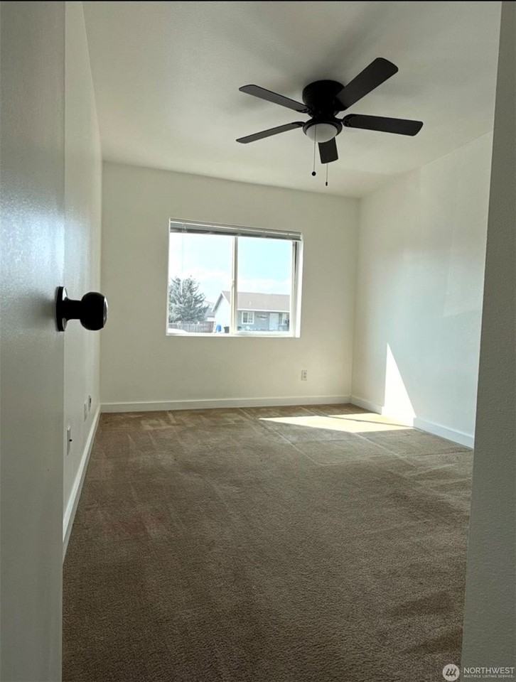 1906 N Yew St - Photo 5 of 14