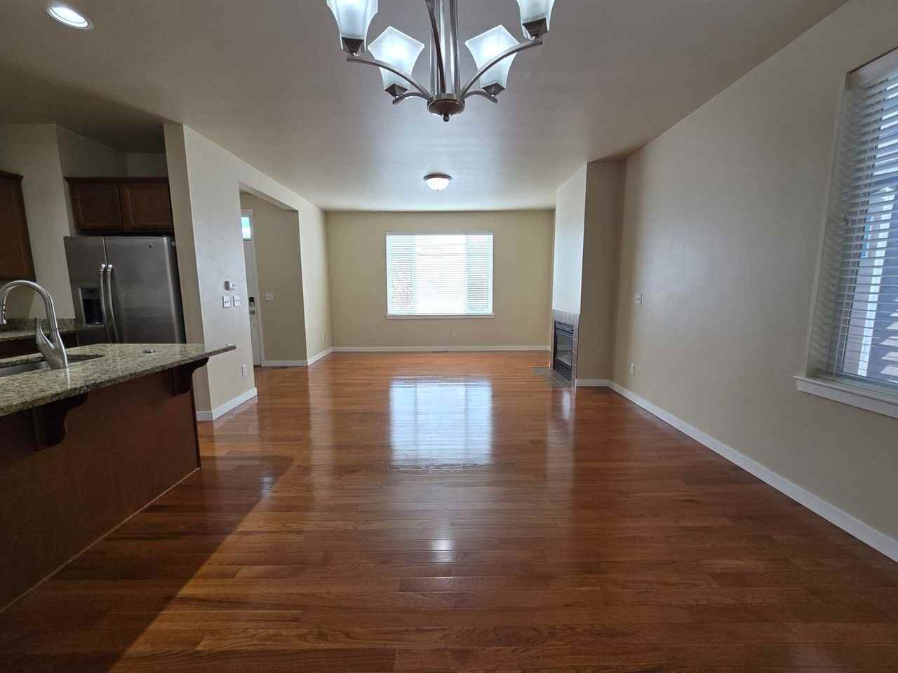 336 Tremont Ave - Photo 5 of 30