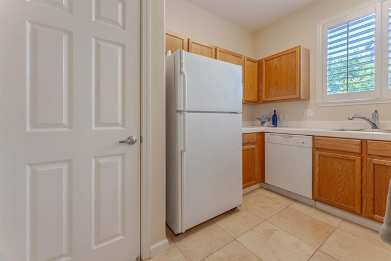 228 Everson Dr - Photo 6 of 31