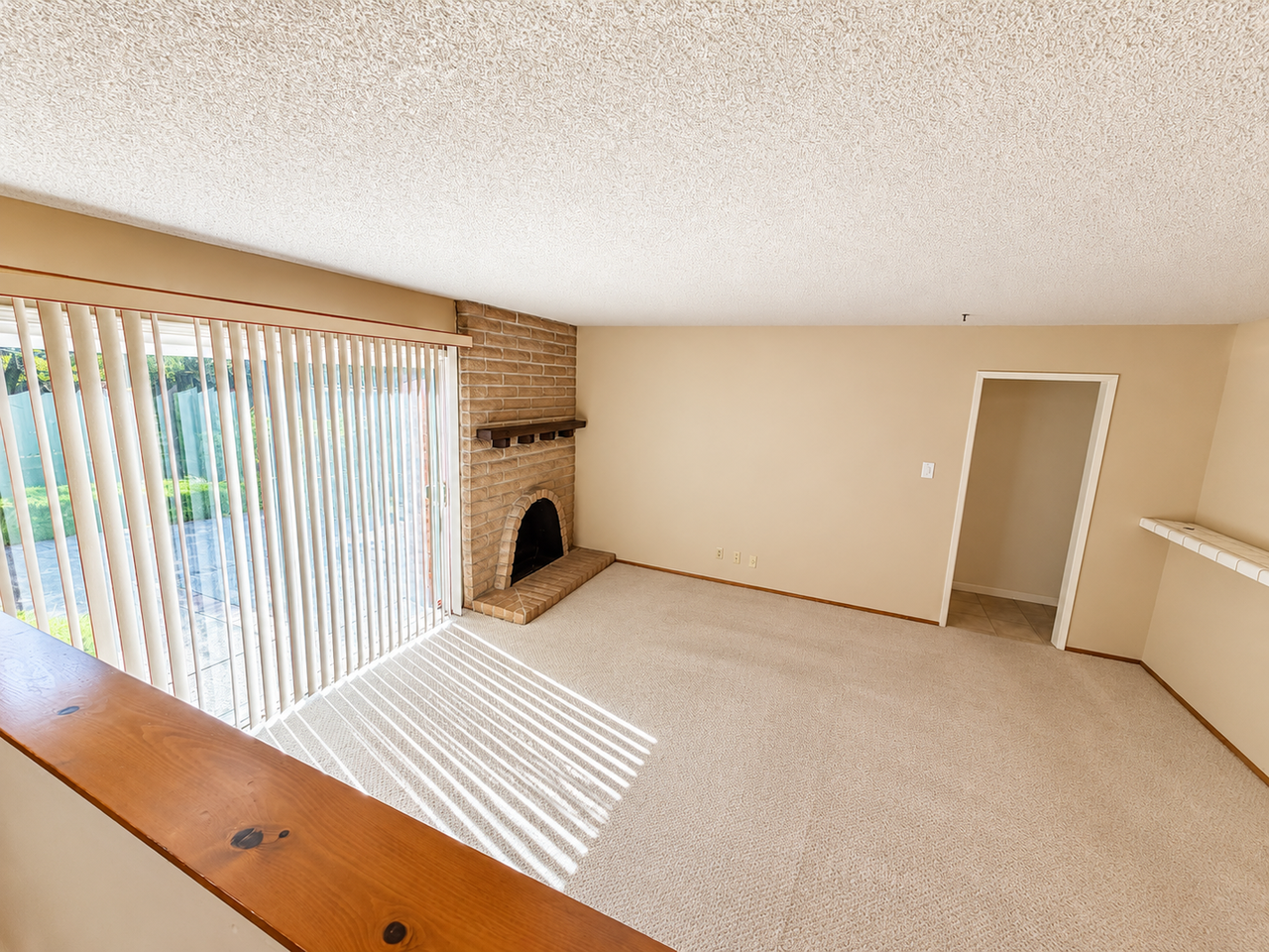 40161 San Carlos Pl - Photo 5 of 17