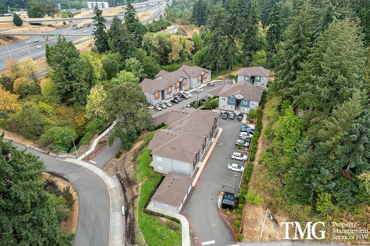 Leverich Apartments - Photo 3 of 44