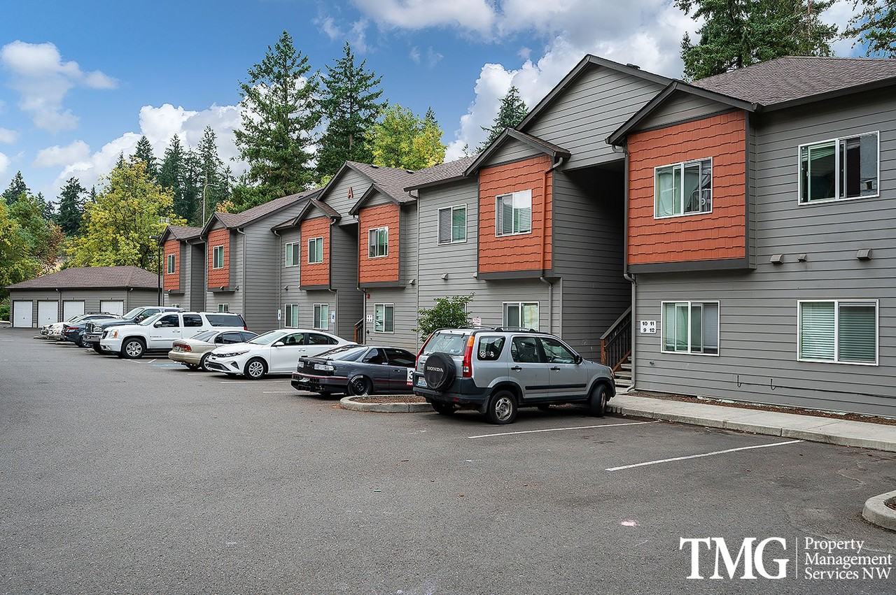Leverich Apartments - Photo 7 of 44