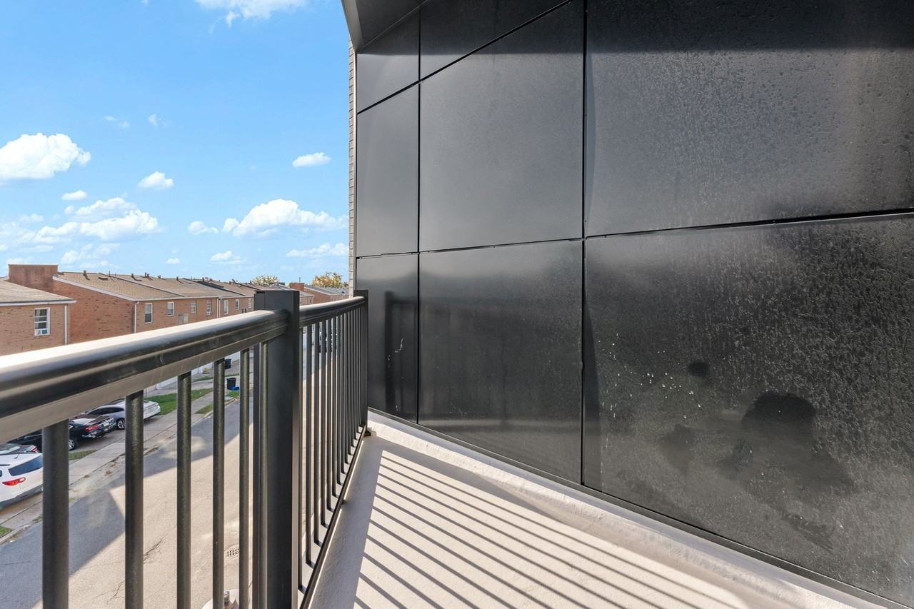 SKYLINE LUXURY APARTMENTS - Photo 6 of 31
