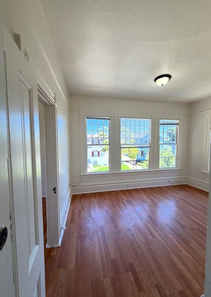 931 Chestnut St. - Photo 2 of 21