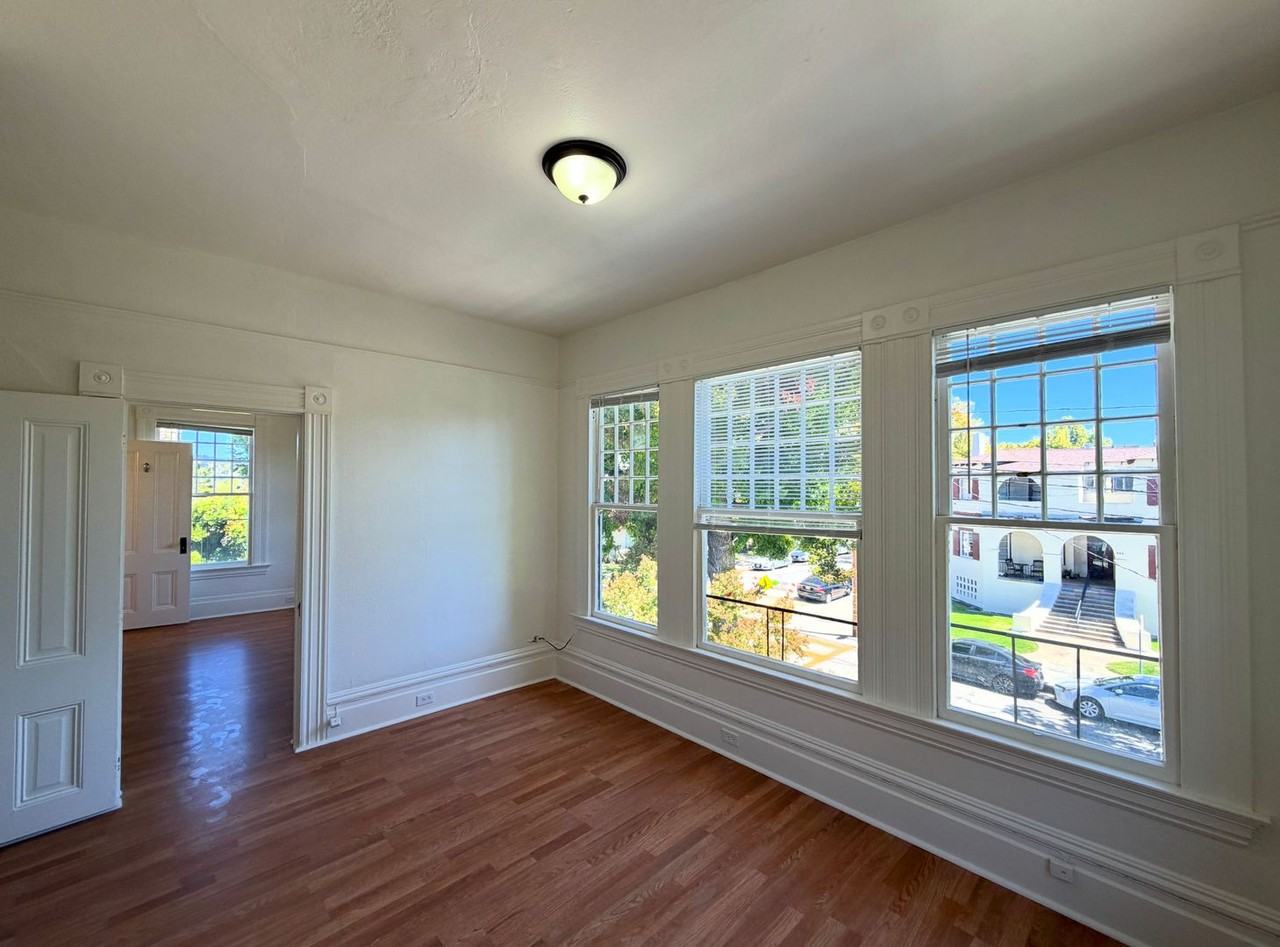 931 Chestnut St. - Photo 4 of 21