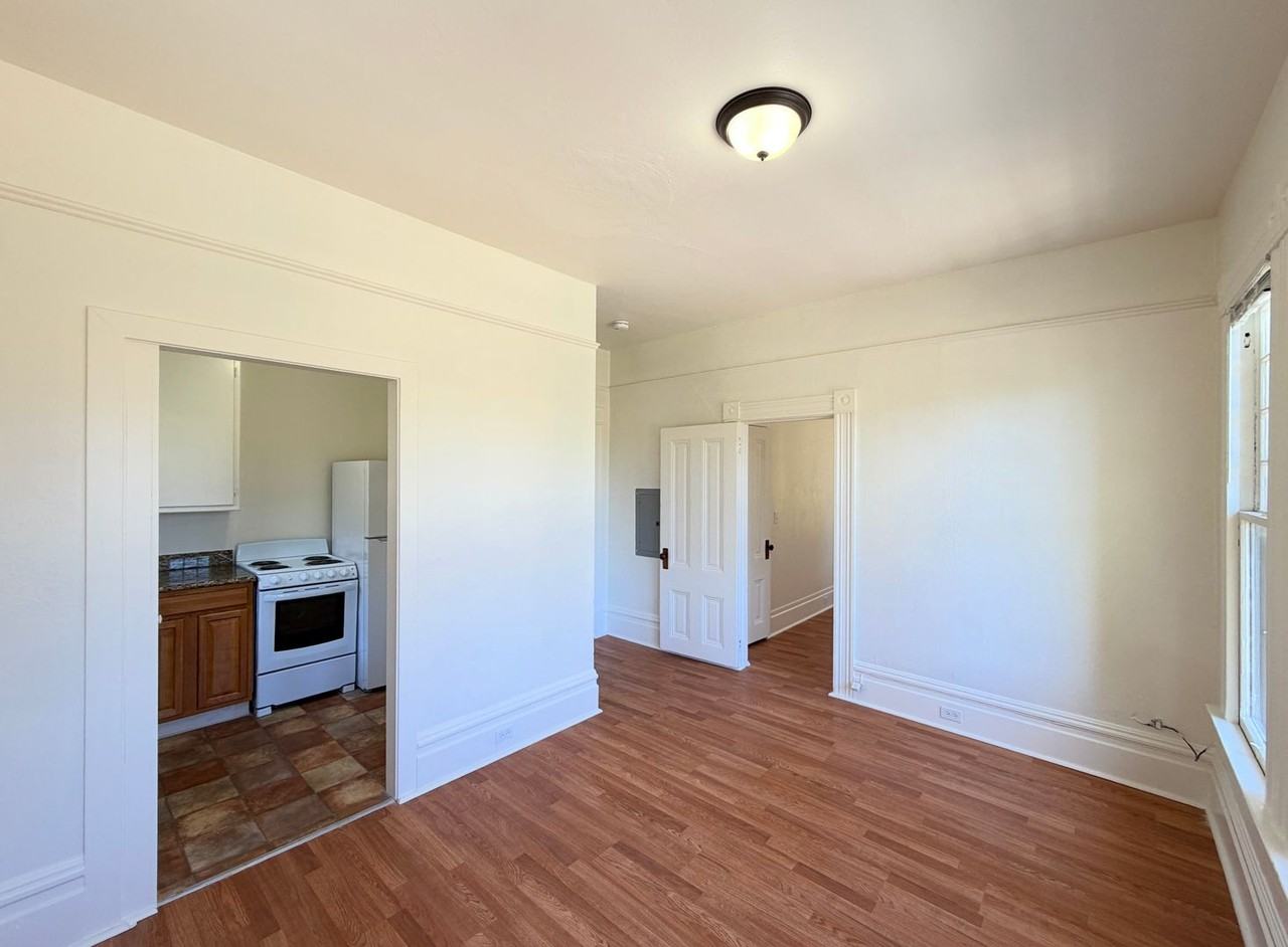 931 Chestnut St. - Photo 5 of 21