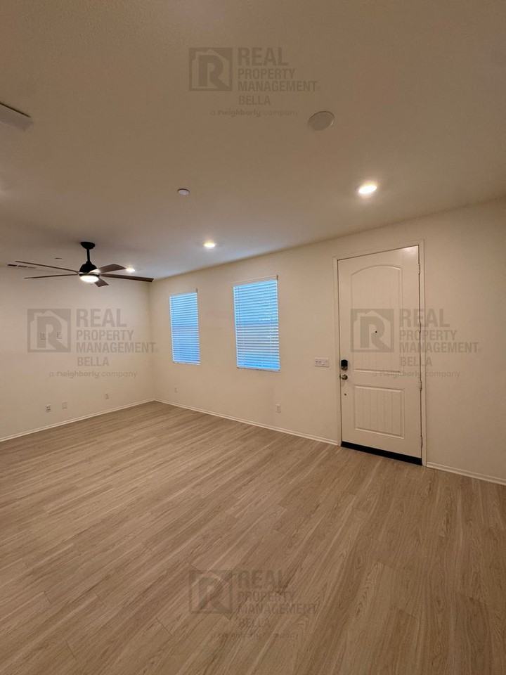 30456 Hopetown Ln - Photo 5 of 37