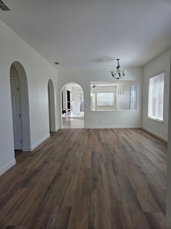 8046 Marigola Dr - Photo 5 of 22