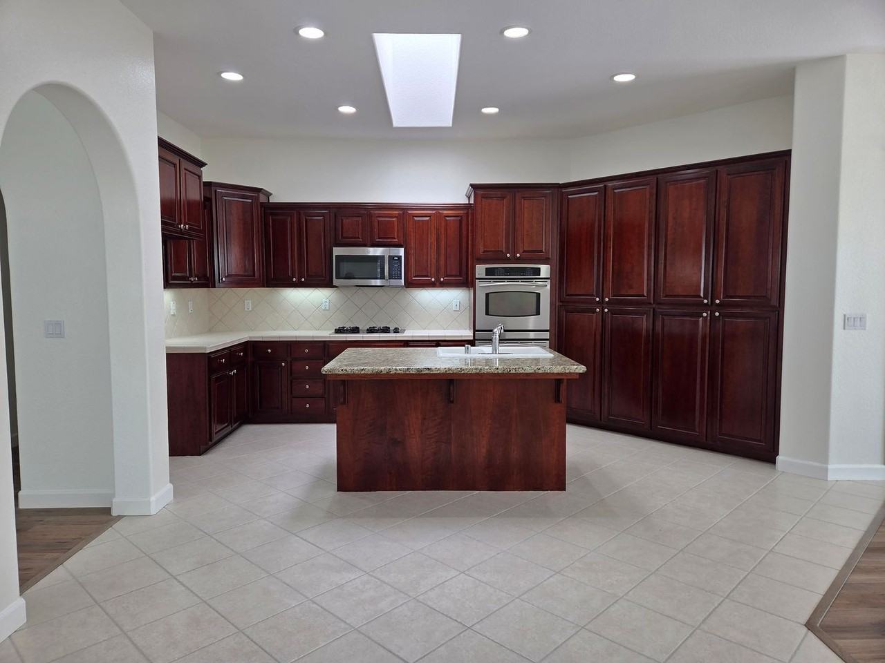 8046 Marigola Dr - Photo 6 of 22